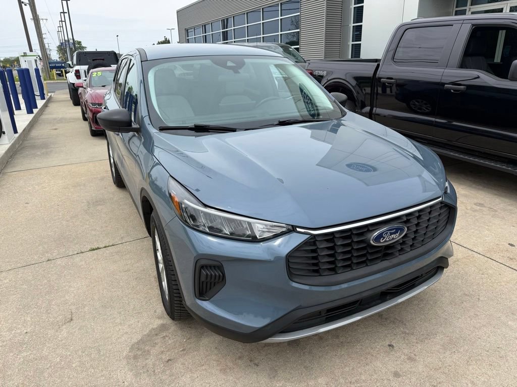 Certified 2023 Ford Escape Active w/ Tech Pack #1 AWD/4WD image 3