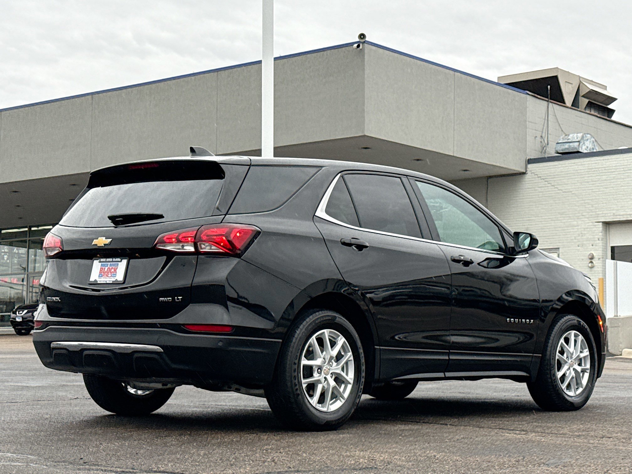 Used 2024 Chevrolet Equinox LT image 3
