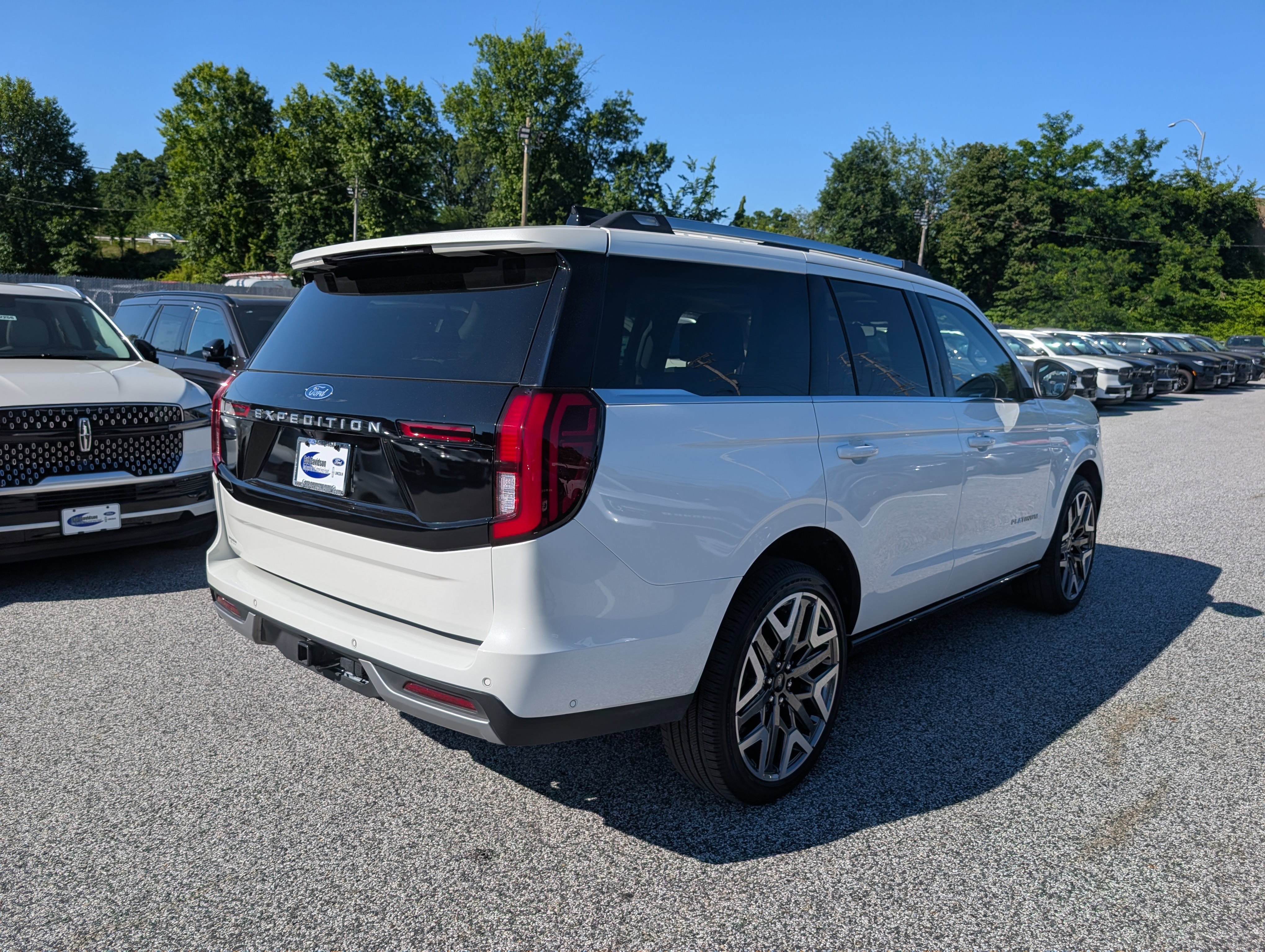 Certified 2025 Ford Expedition Platinum w/ Platinum Ultimate Package AWD/4WD image 7