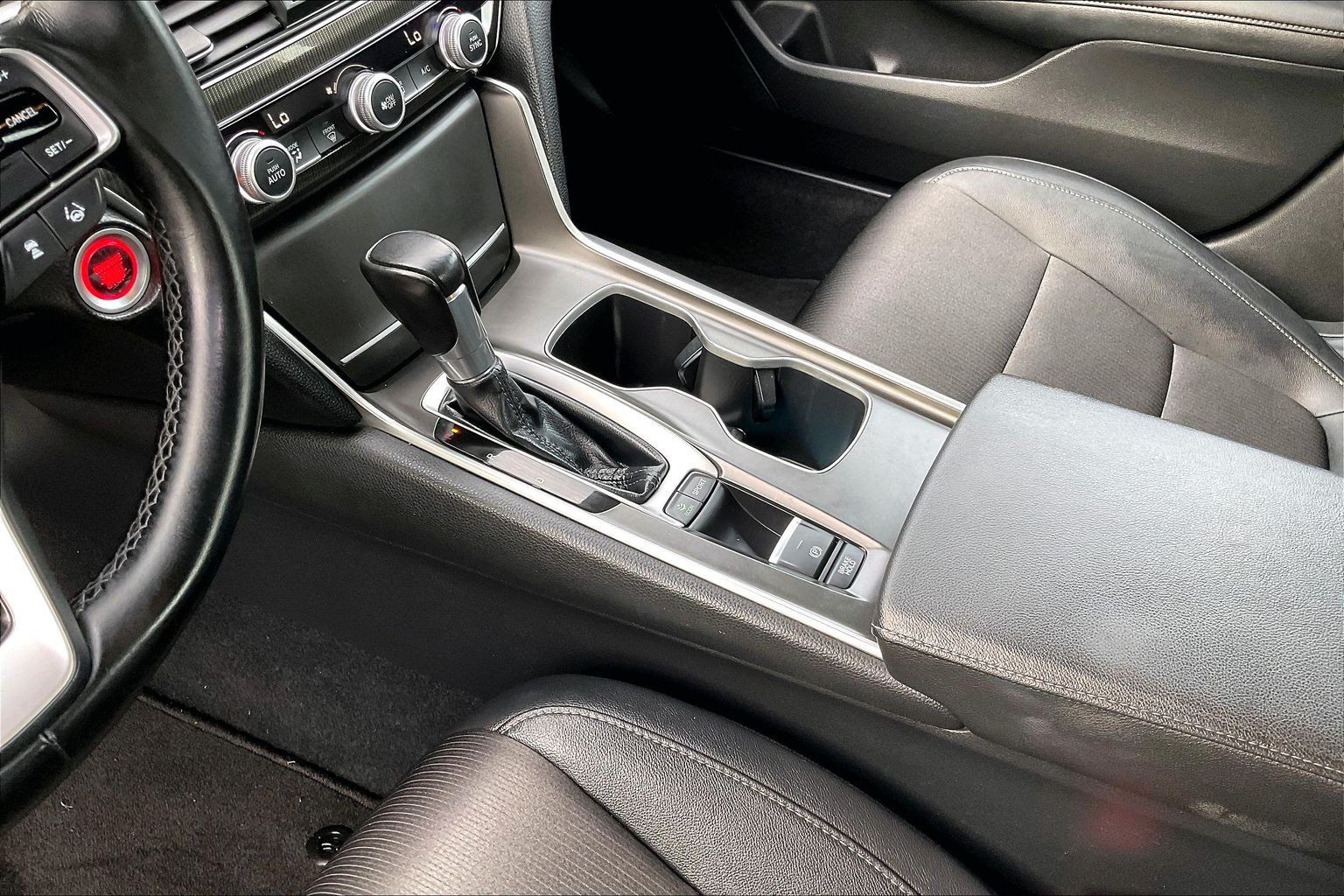 Used 2019 Honda Accord Sport image 17