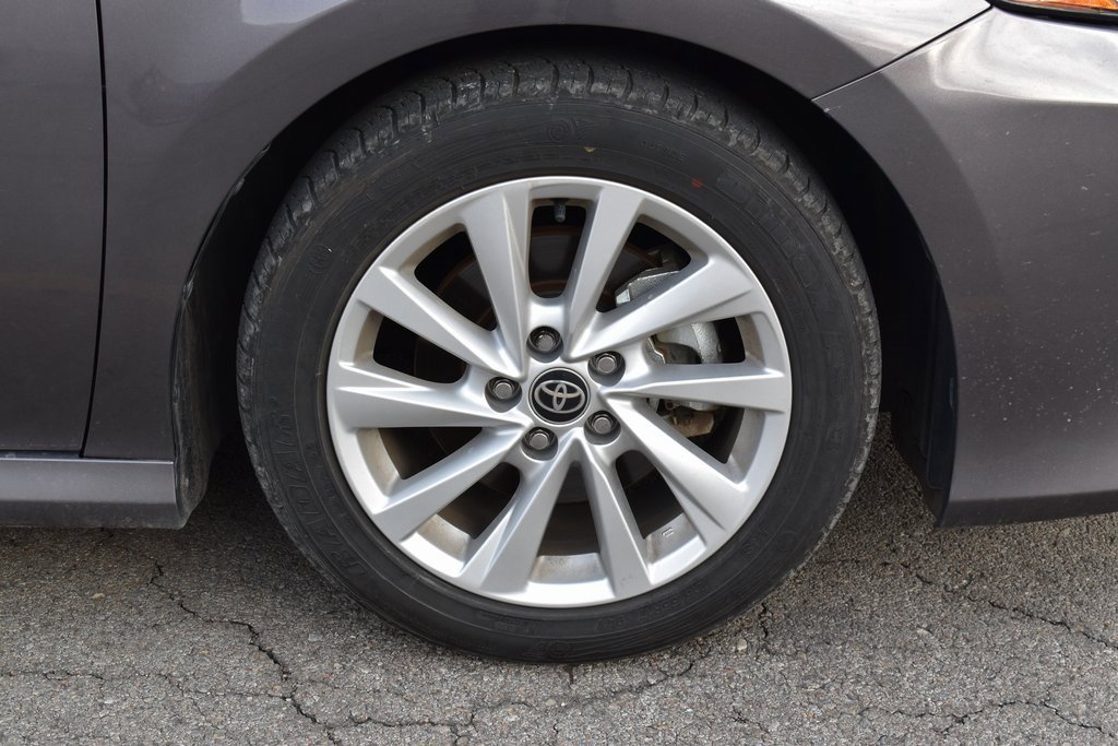 Used 2024 Toyota Camry LE w/ Convenience Package image 4