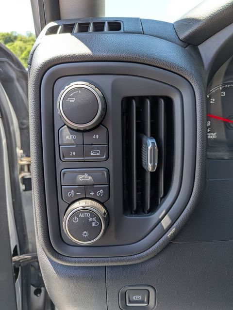 Used 2022 Chevrolet Silverado 1500 Custom w/ LPO, Dark Essentials Package AWD/4WD image 13