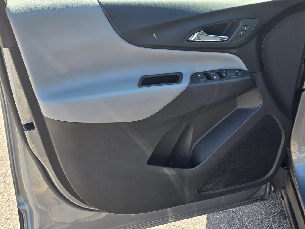 Used 2023 Chevrolet Equinox LT FWD image 12