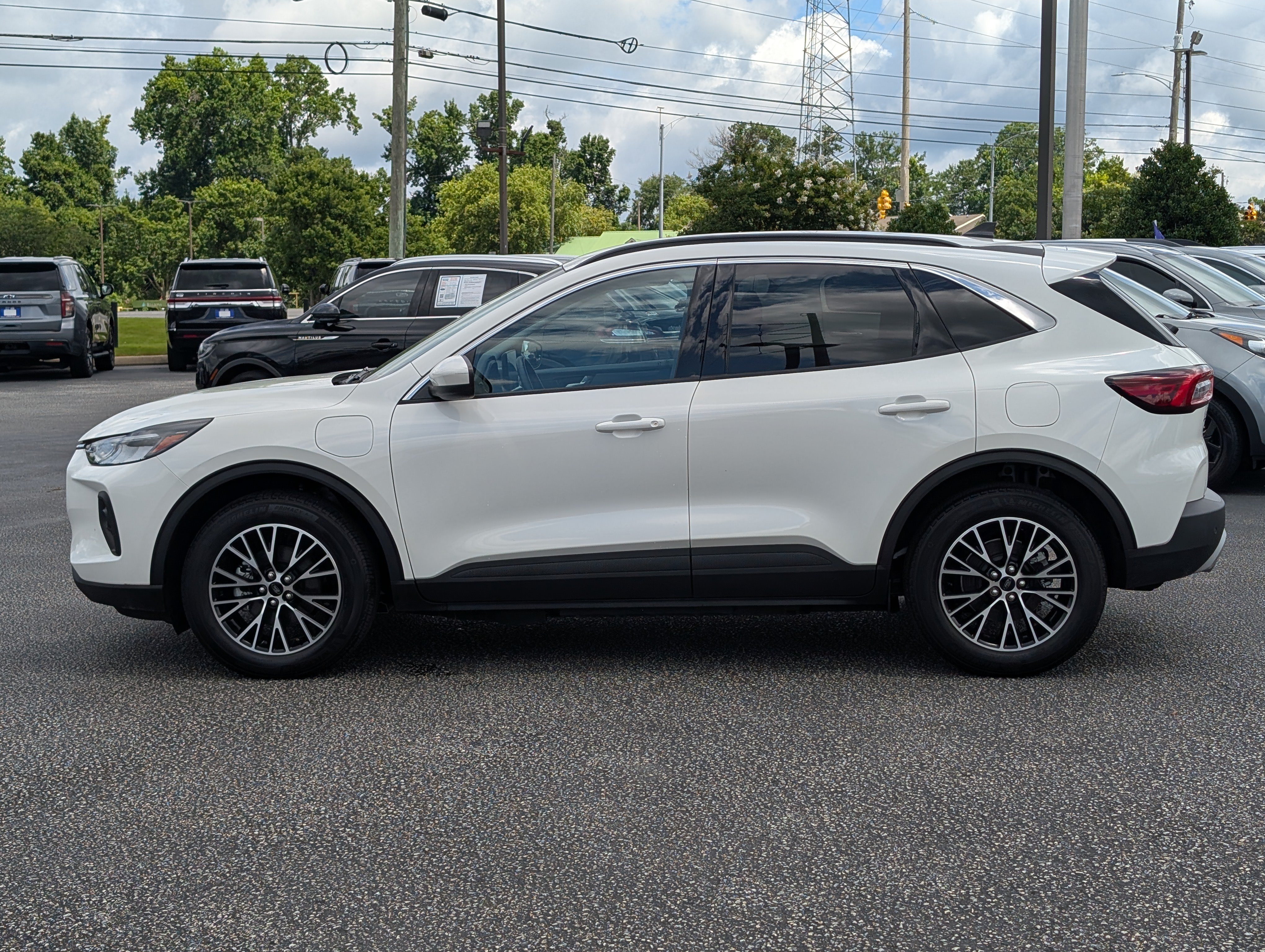 Certified 2023 Ford Escape SE FWD image 14