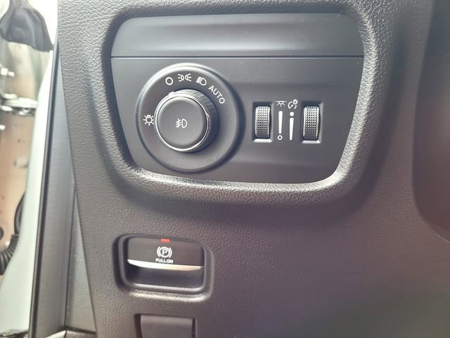 Used 2021 Jeep Grand Cherokee L Limited AWD/4WD image 15