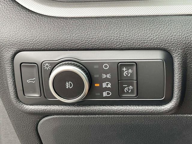 Certified 2023 Ford Explorer XLT w/ Equipment Group 202A image 27