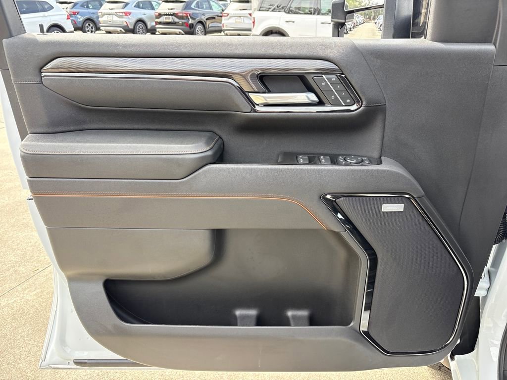 Used 2025 GMC Sierra 2500 AT4 w/ AT4 Premium Plus Package image 16