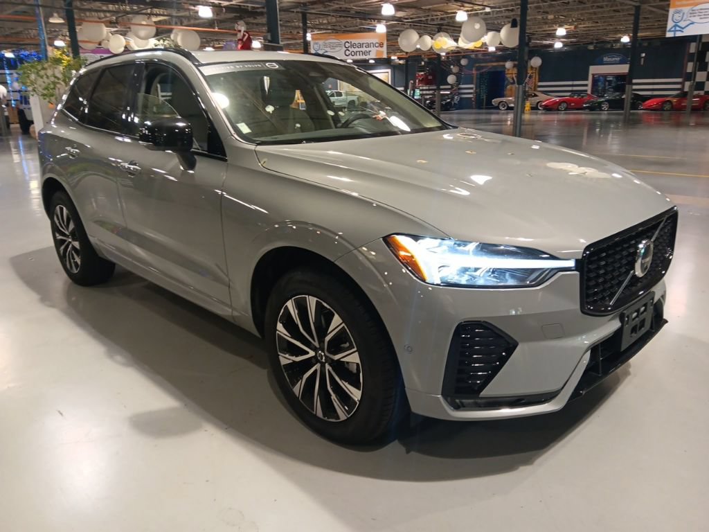 Used 2024 Volvo XC60 B5 Plus w/ Protection Package Premier AWD/4WD video 1