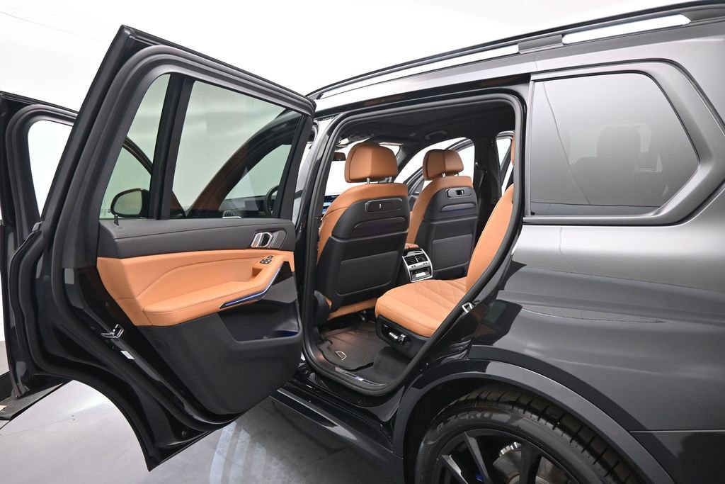 Used 2026 BMW X7 xDrive40i w/ Executive Package AWD/4WD image 17
