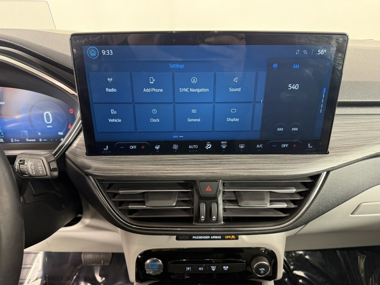Certified 2025 Ford Escape SE w/ PHEV Premium Package FWD image 20