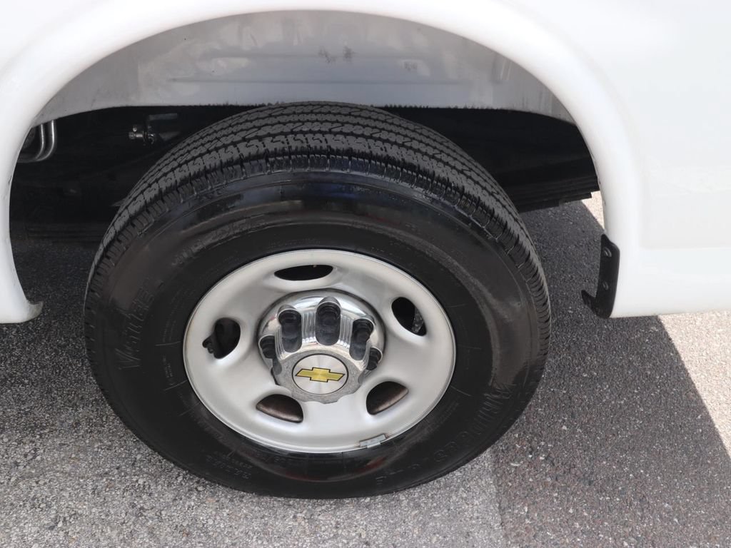 Used 2025 Chevrolet Express 3500 LT w/ LT Preferred Equipment Group RWD image 22