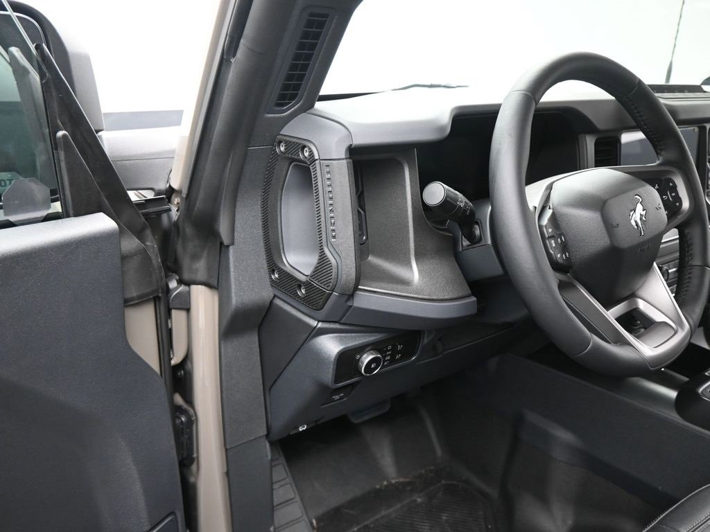 Certified 2025 Ford Bronco Badlands image 8