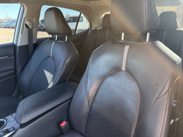 Used 2020 Toyota Camry XSE image 9