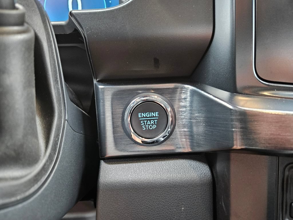 Certified 2025 Ford F350 Lariat AWD/4WD image 29