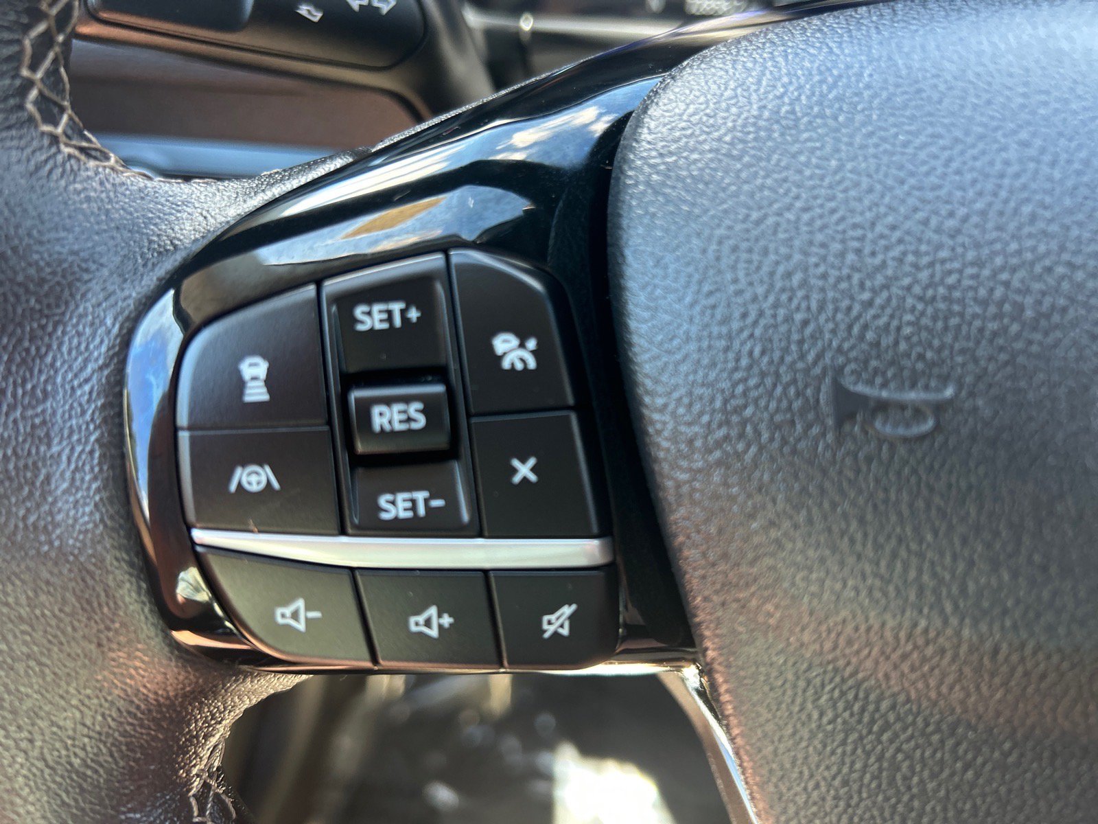 Certified 2022 Ford Escape Titanium w/ Titanium Premium Package FWD image 24