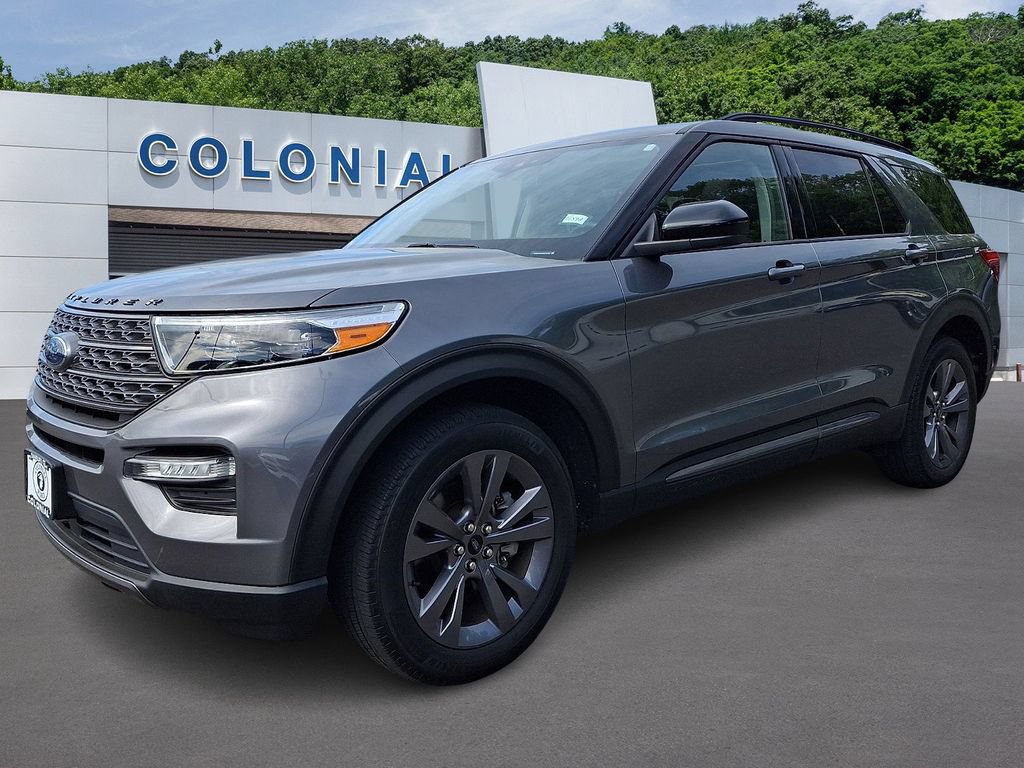 Certified 2022 Ford Explorer XLT w/ Equipment Group 202A AWD/4WD image 3