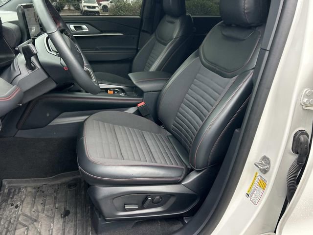 Certified 2025 Ford Explorer ST-Line AWD/4WD image 35