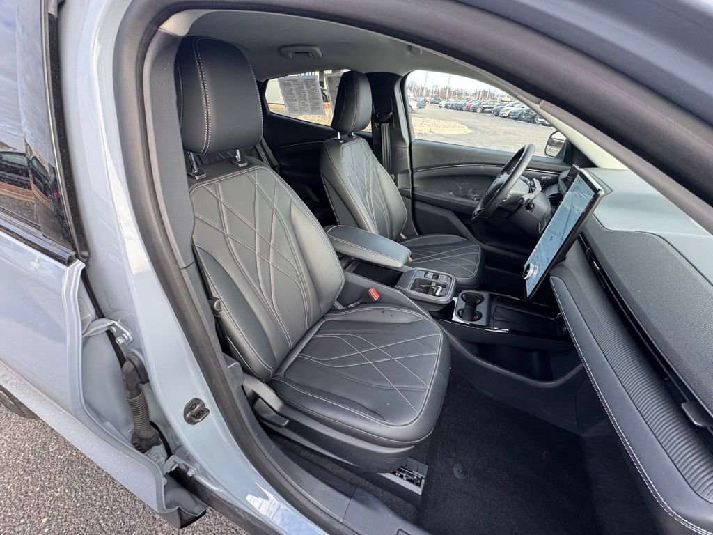 Certified 2025 Ford Mustang Mach-E Select w/ Comfort Package Lite image 16