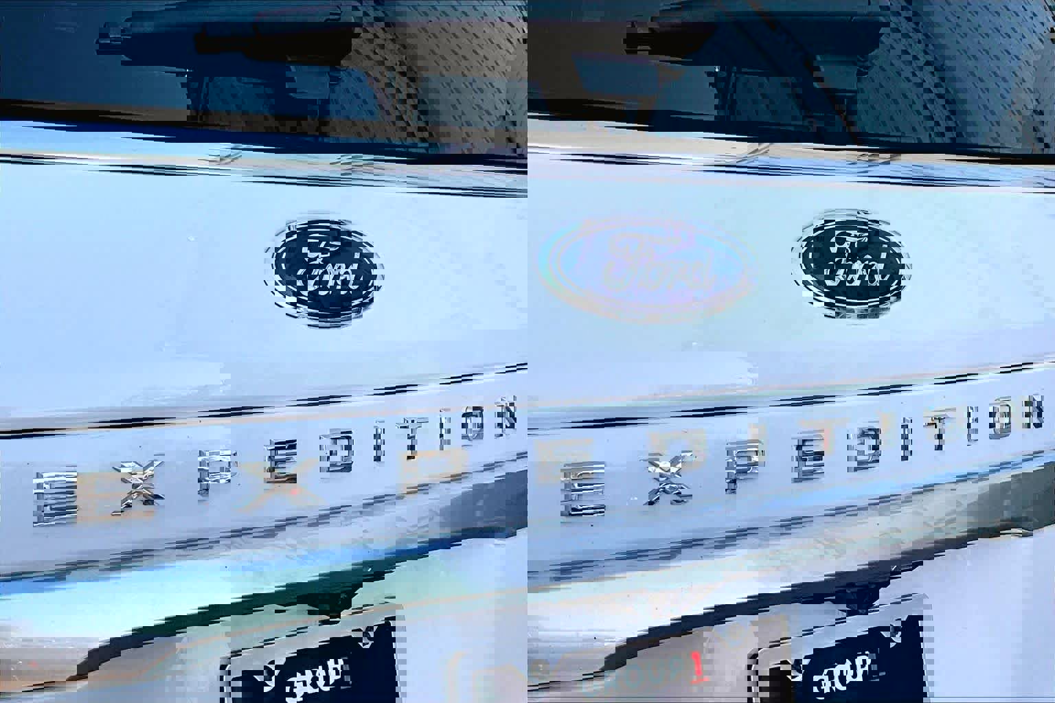 Certified 2023 Ford Expedition Platinum image 12