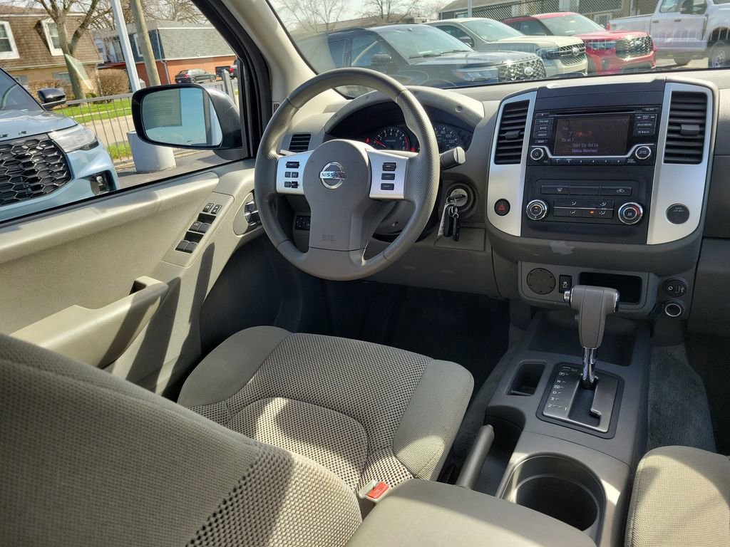 Used 2017 Nissan Frontier SV image 13