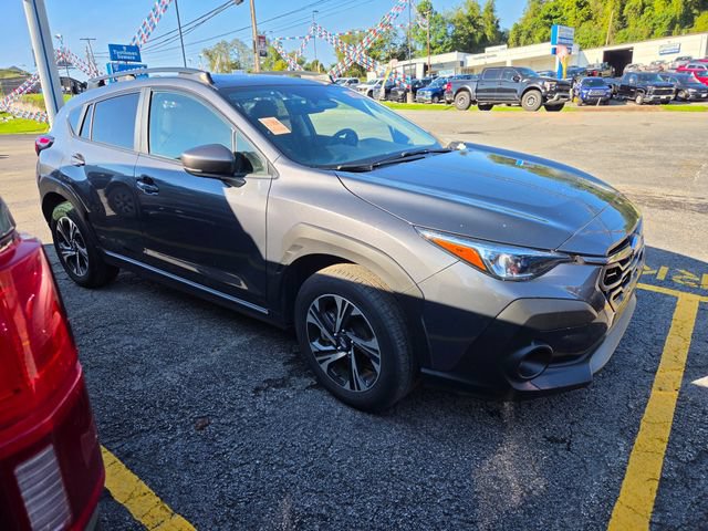 Used 2025 Subaru Crosstrek 2.5i Premium AWD/4WD image 2