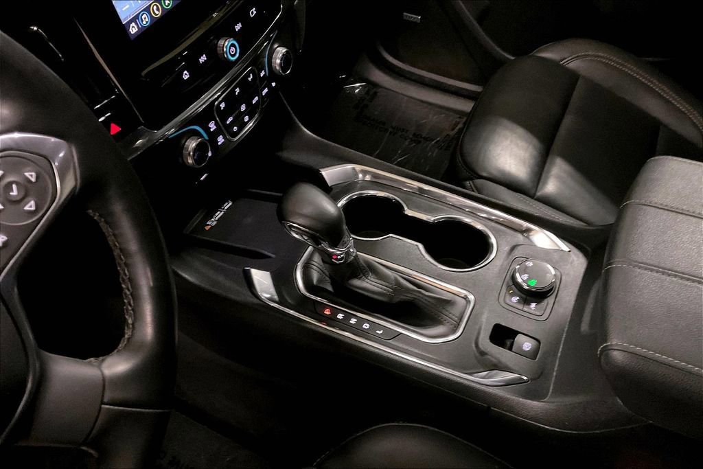 Used 2023 Chevrolet Traverse LT w/ LT Premium Package image 16