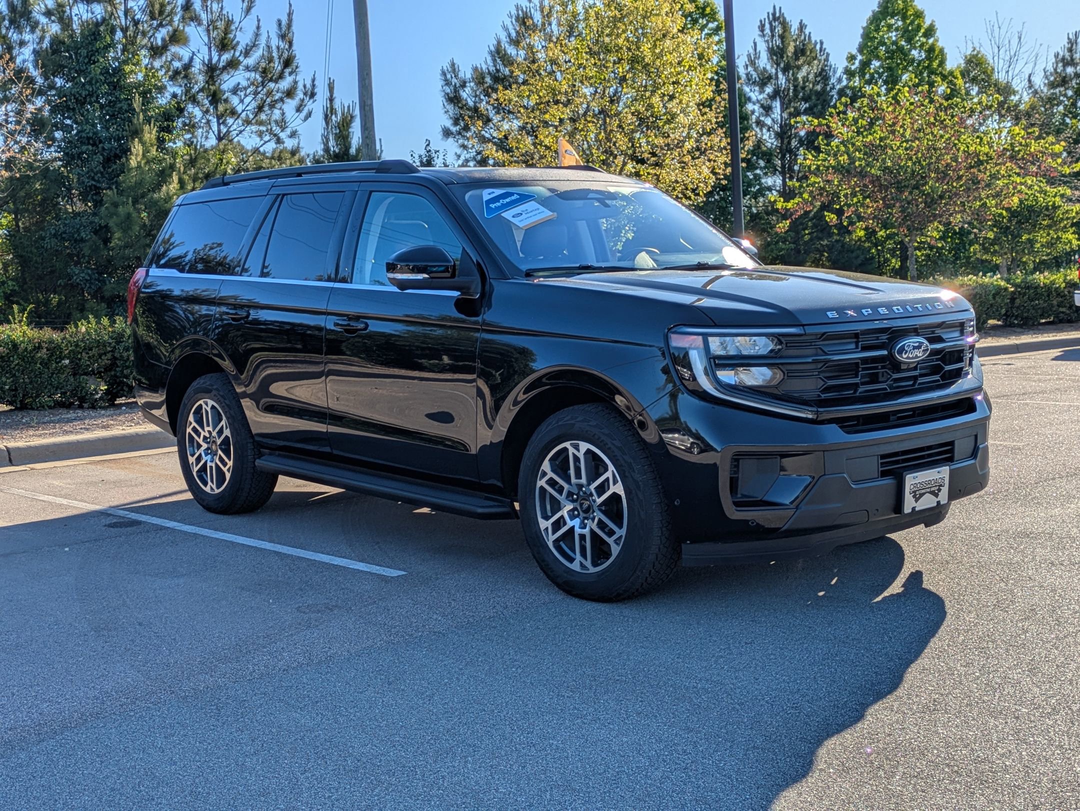 Certified 2025 Ford Expedition Active AWD/4WD image 2