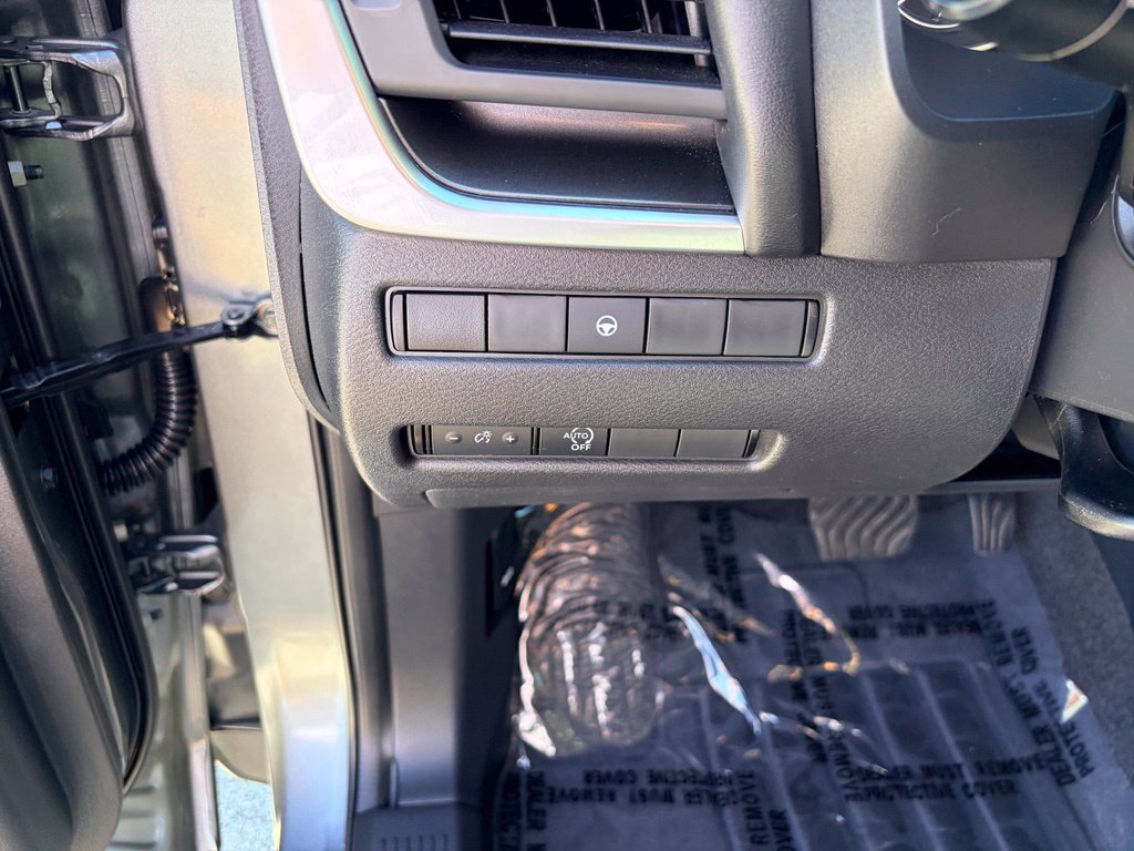 Used 2023 Nissan Rogue SV AWD/4WD image 22