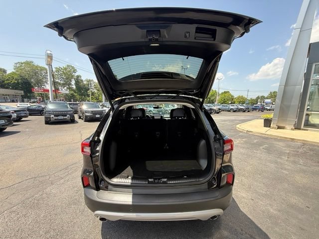 Certified 2023 Ford Escape Platinum w/ Premium Technology Package AWD/4WD image 8