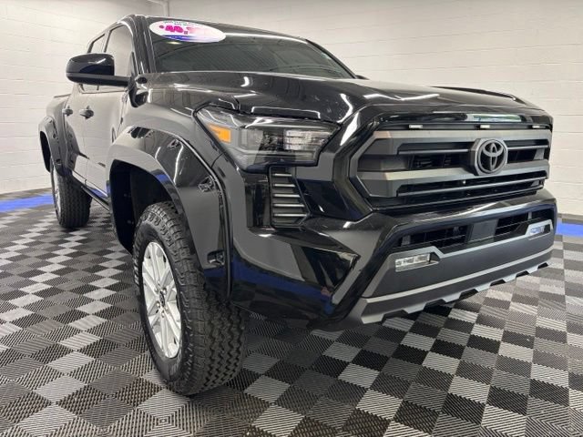 Used 2025 Toyota Tacoma SR5 AWD/4WD image 10