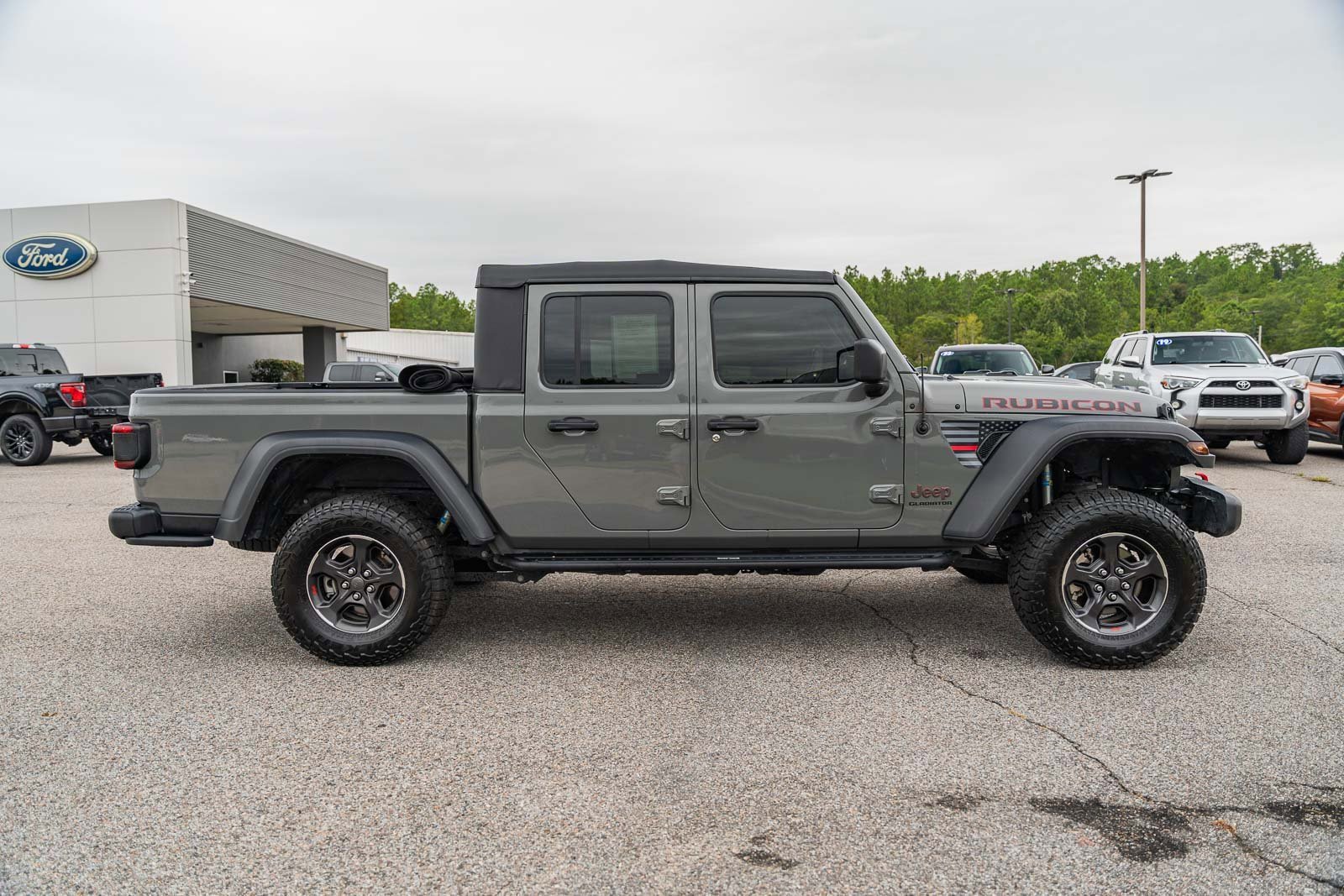 Used 2021 Jeep Gladiator Rubicon w/ Safety Group image 6