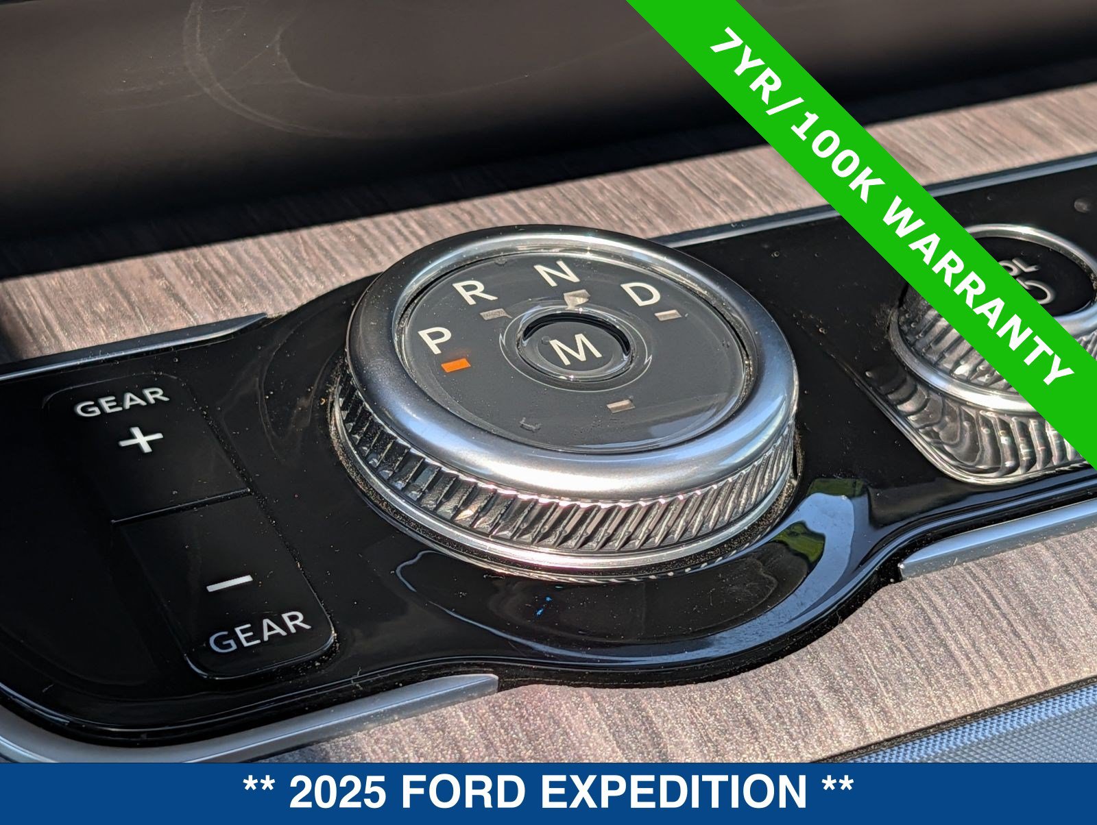 Certified 2025 Ford Expedition Platinum w/ Platinum Ultimate Package AWD/4WD image 35