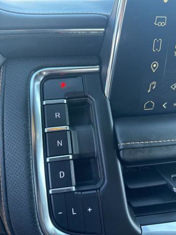 Used 2022 GMC Yukon AT4 AWD/4WD image 26