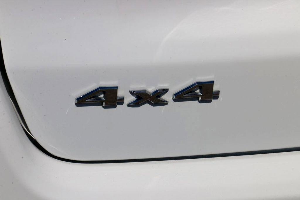 Used 2025 Jeep Compass Limited AWD/4WD image 9