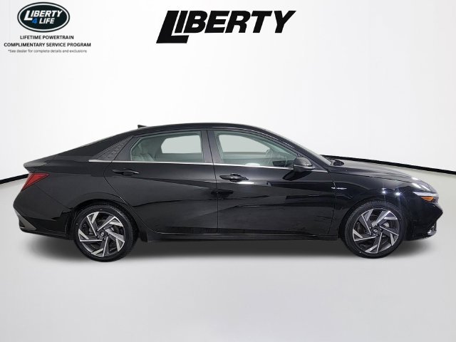 Used 2024 Hyundai Elantra Limited FWD image 2