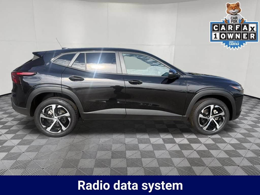 Used 2024 Chevrolet Trax RS FWD image 8