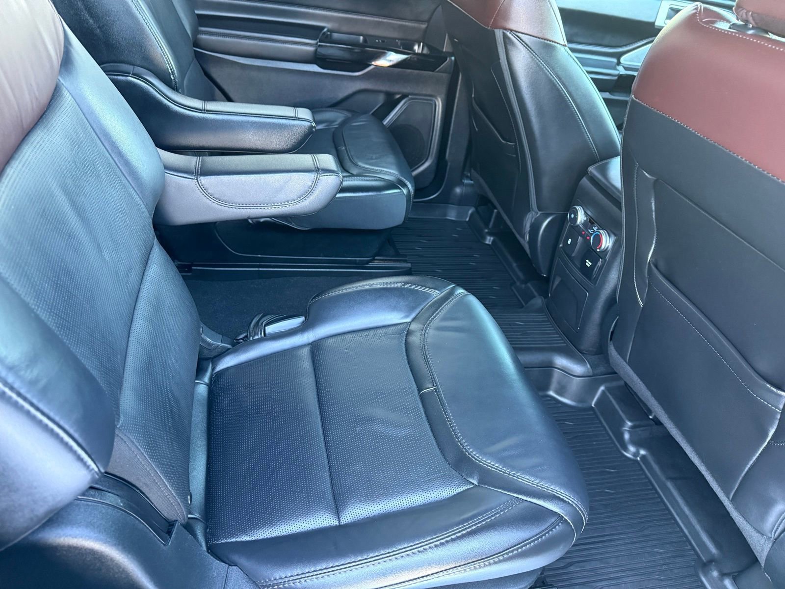 Certified 2022 Ford Explorer Platinum w/ Equipment Group 601A image 20