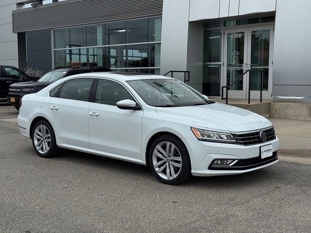 Used 2018 Volkswagen Passat 2.0T SE FWD image 43