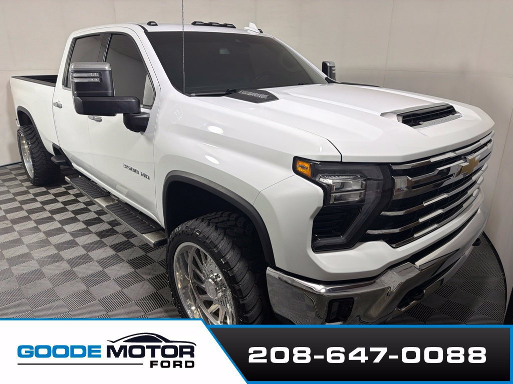 Used 2024 Chevrolet Silverado 3500 LTZ AWD/4WD image 1