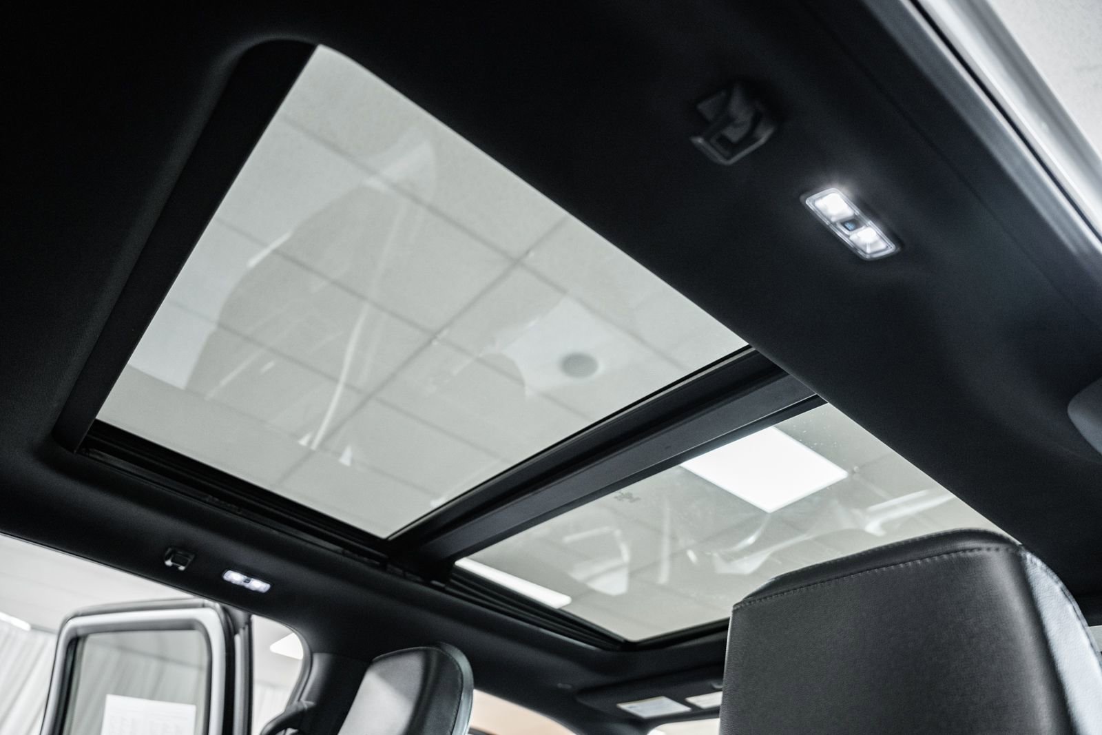 Certified 2023 Ford F150 Lariat w/ Equipment Group 502A High image 43