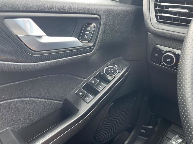 Certified 2025 Ford Escape ST-Line Select AWD/4WD image 28