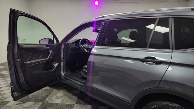 Used 2024 Volkswagen Tiguan SE image 17