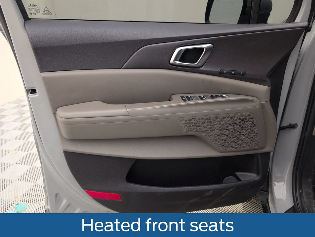 Used 2025 Kia Carnival EX FWD image 28