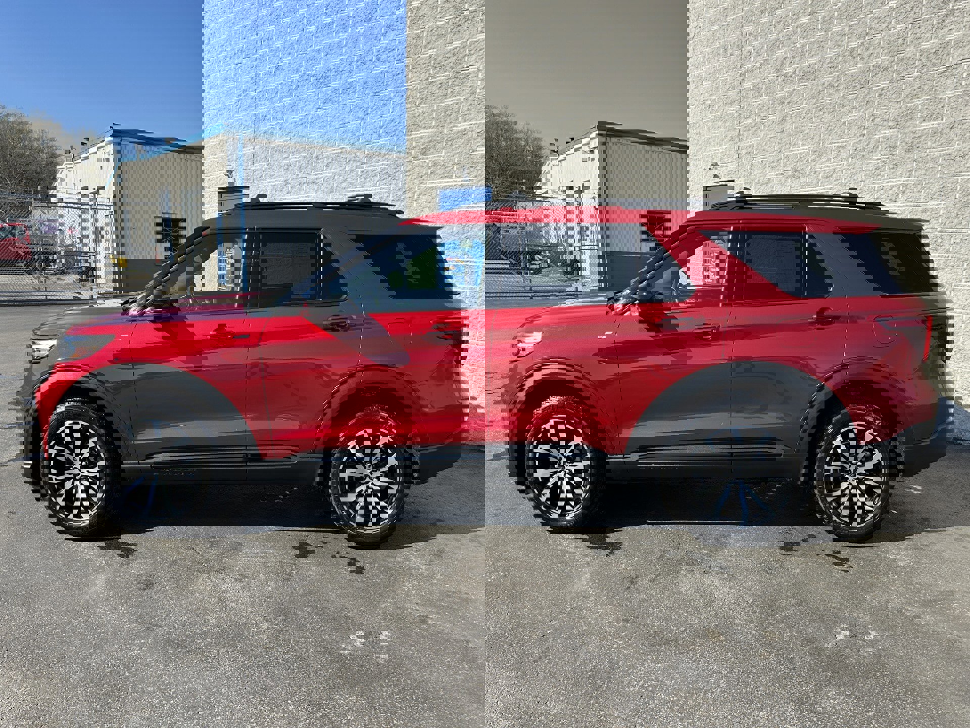 Certified 2023 Ford Explorer ST-Line image 3