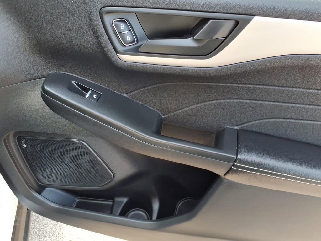 Certified 2022 Ford Escape SE w/ SE Sport Appearance Package FWD image 5