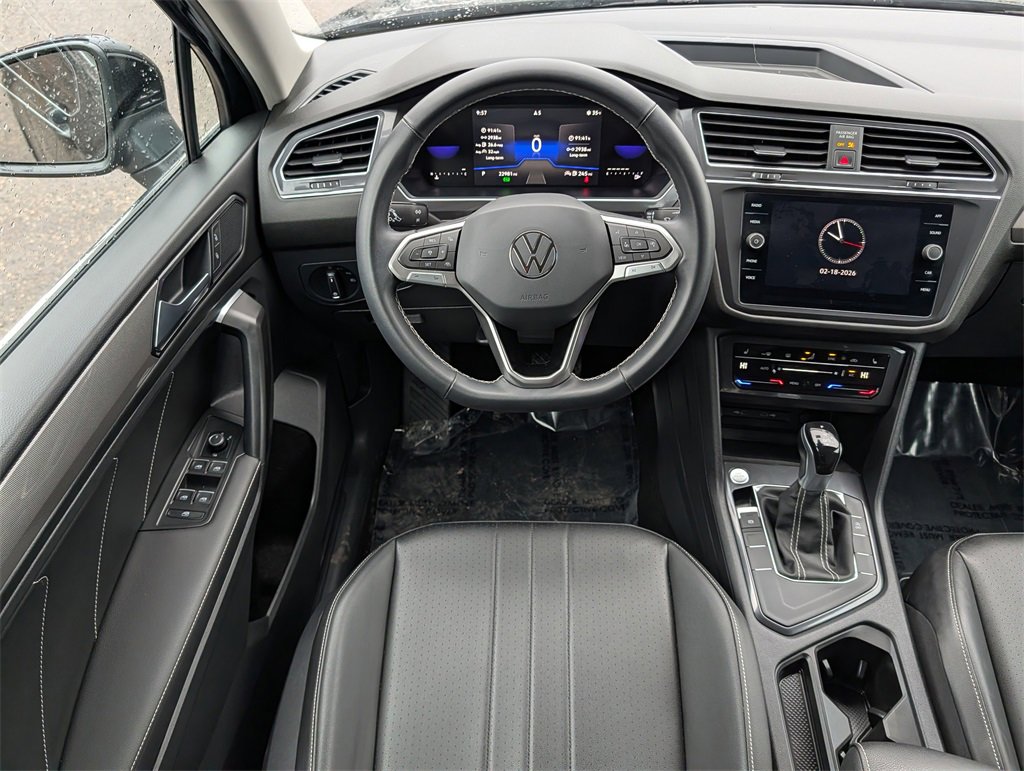 Used 2023 Volkswagen Tiguan SE image 12