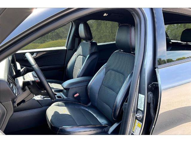 Certified 2025 Ford Escape ST-Line w/ Tech Pack #1 AWD/4WD image 19