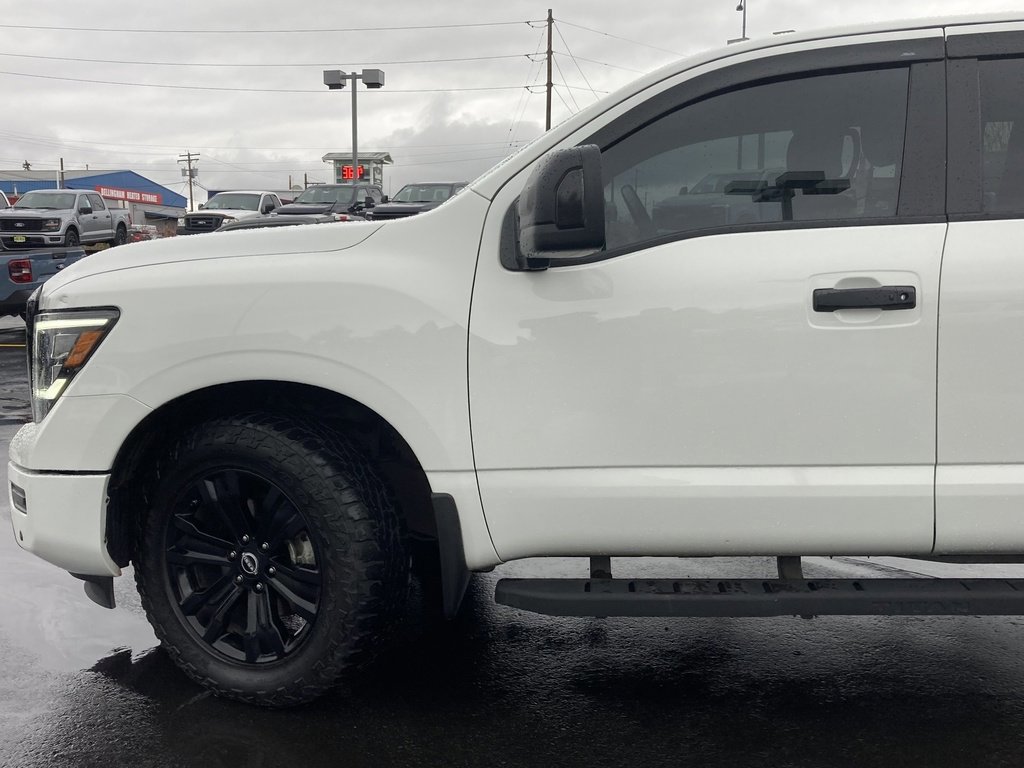 Used 2023 Nissan Titan SV w/ SV Convenience Package image 12
