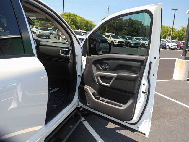 Used 2021 Nissan Titan SV AWD/4WD image 23