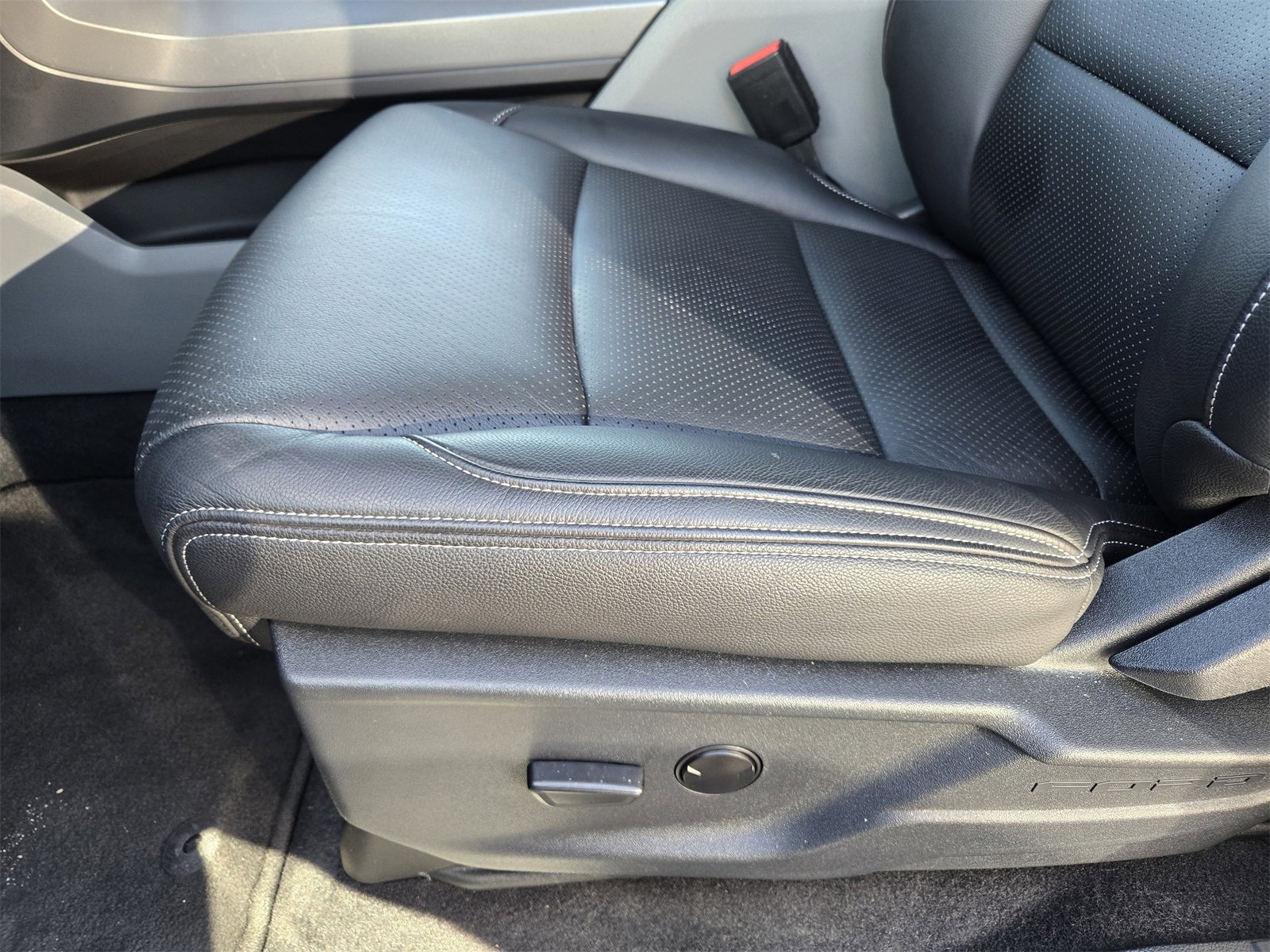 Certified 2025 Ford F150 XLT w/ Equipment Group 301A Standard image 21